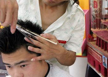 giá cắt tóc ở nhật