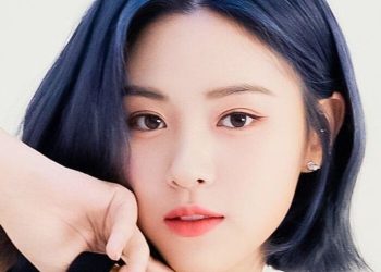 tóc màu xanh đen nữ