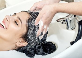 tóc nhuộm không nên dùng dầu gội nào