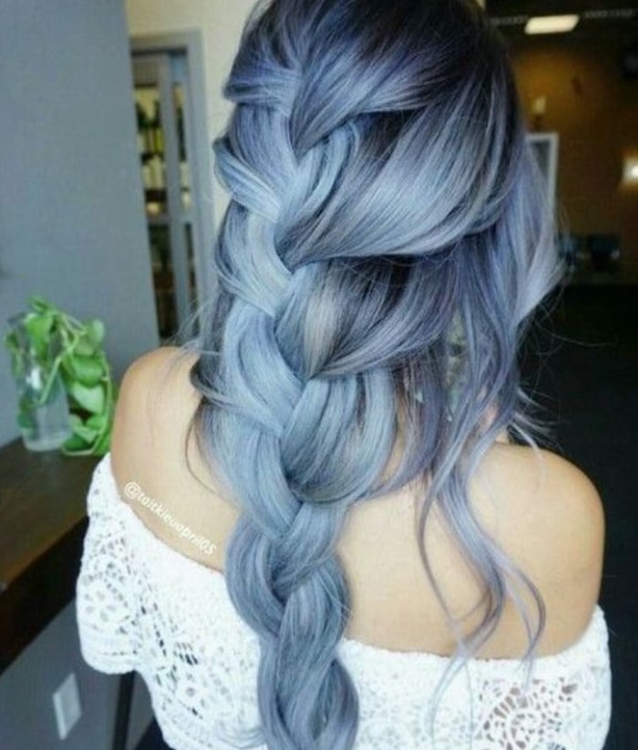 tóc nhuộm màu xanh dương