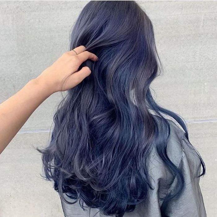 tóc màu xanh tím