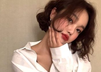 Kiểu tóc ngắn uốn xoăn