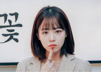 Dáng mặt tròn trán cao