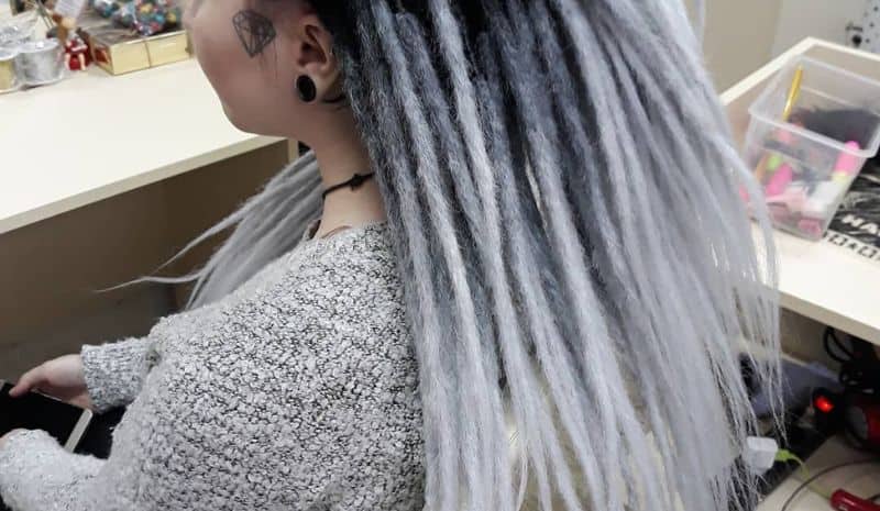 Kiểu tóc Dreadlock Gray Hair cho các bạn nữa cá tính, mạnh mẽ