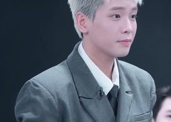 Màu tóc bạch kim